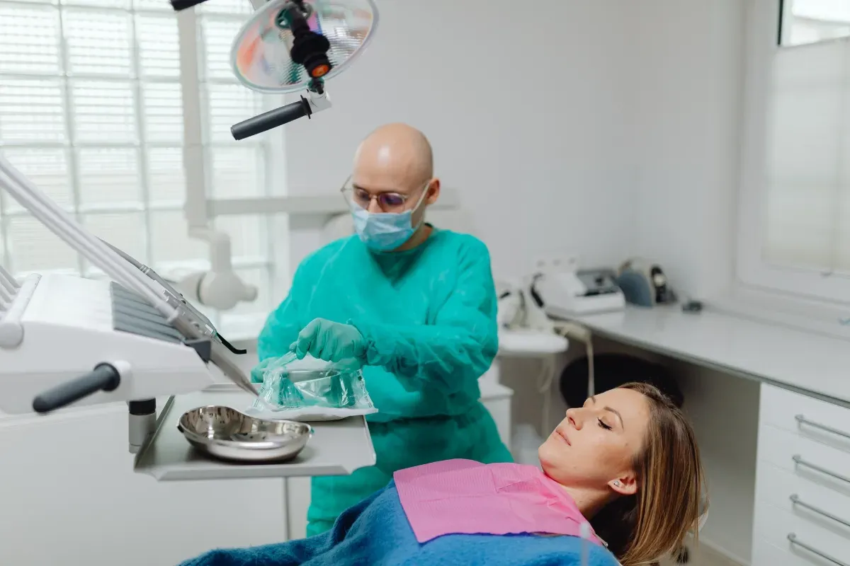Signs of Complications After a Tooth Extraction