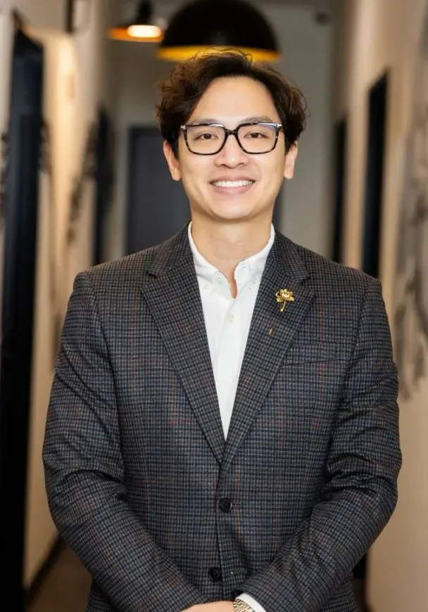 Dr. Matthew Le, dentist at Flossophy Dental Studio