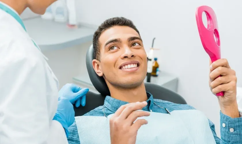 How an Urgent Dental Specialist Fixes a Cracked Tooth?